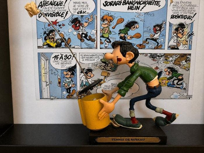 Studio Delu. (1976) - Gaston Lagaffe – Tennis de bureau, Antiek en Kunst, Kunst | Designobjecten