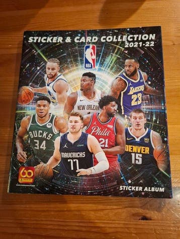 Panini NBA 2021/22 - 120 Sealed packs + Empty Album - Mint, Verzamelen, Nieuw