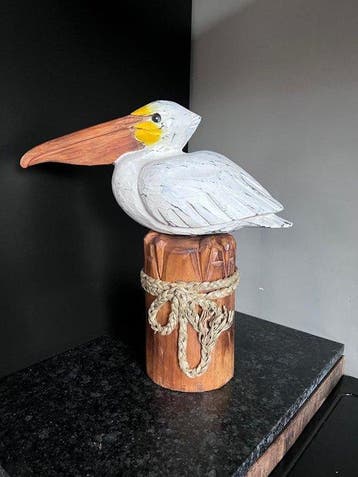 Decoratief ornament - Europa - Grote houten pelikaan