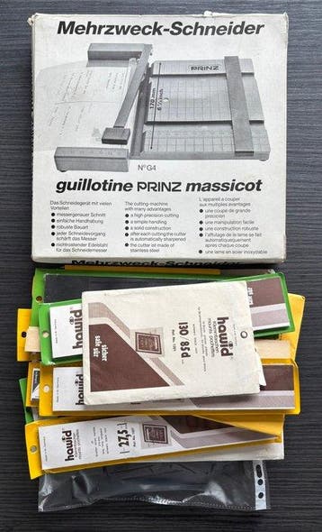 België 1849/2006 - Lege DAVO bladen en een snijmachine, Gestempeld
