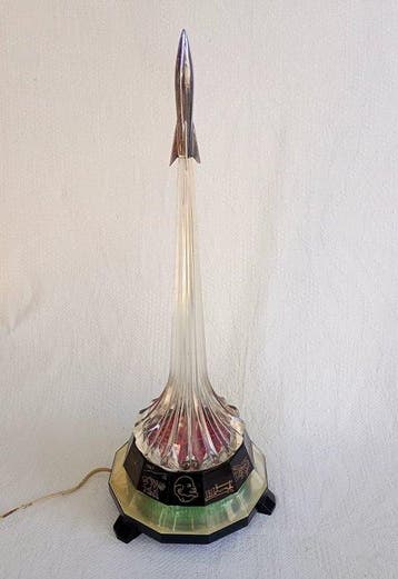 Yuzhmash USSR Nachtlamp Space Era tot het 23e congres van