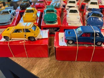 Solido 1:43 - Modelauto (19) - Assortiment Solido voitures