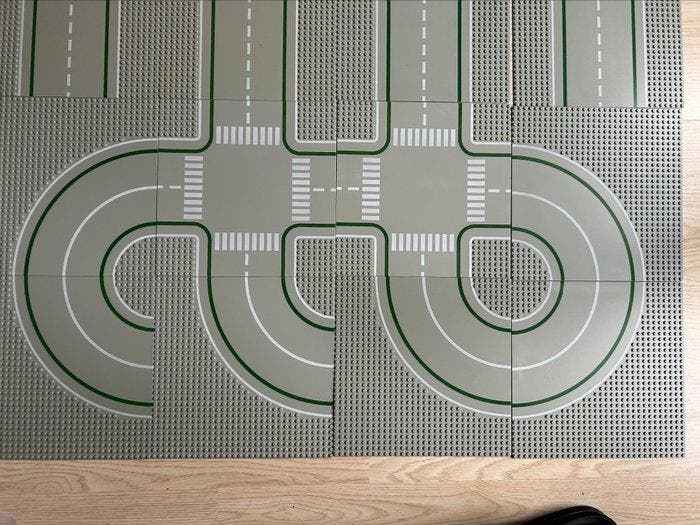 Lego Grondplaten - 16 road/baseplates, Kinderen en Baby's, Speelgoed | Duplo en Lego