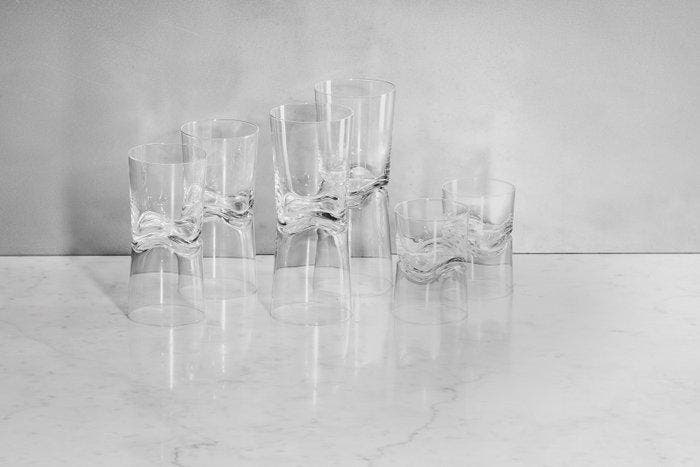 WAVE Glass Collection - two side stackable - Maarten Baptist, Antiquités & Art, Antiquités | Meubles | Chaises & Canapés