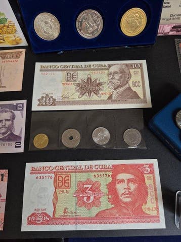 Titre Lot important mondial de numismatique et de collection