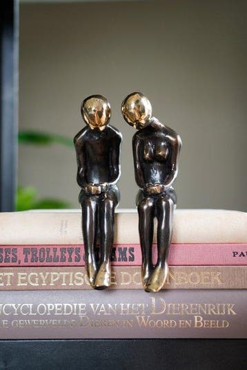 Sculpture, NO RESERVE PRICE - Sitting Couple Sculpture - 15