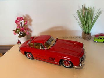 IXO 1:8 - Voiture miniature - Mercedes-Benz 300 SL Gullwing