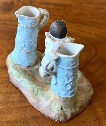 Beeldje - Pierrot met twee kannen - Biscuit porselein