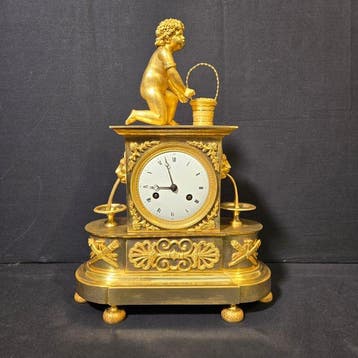 Figurale pendule Directoire - Verguld brons - 1800 -