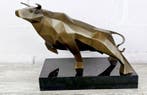 Statue, Dit is een prachtig standbeeld van een stier 26 cm /, Antiek en Kunst