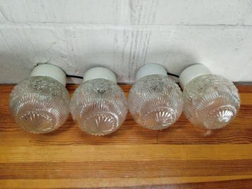 Wandlamp (4) - Set van 4 vintage Space Age globe-lampen —