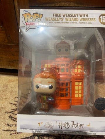 Funko - Funko Pop Fred Weasley with Weasleys’ Wizard Wheezes