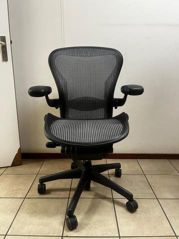 Herman Miller Aeron - Carbon Stoffering - Nieuwstaat, Verzenden, Zwart, Zo goed als nieuw, Bureaustoel