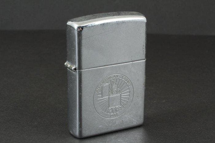 Zippo - American Classic Emblem - Zakaansteker - metaal, Collections, Articles de fumeurs, Briquets & Boîtes d'allumettes