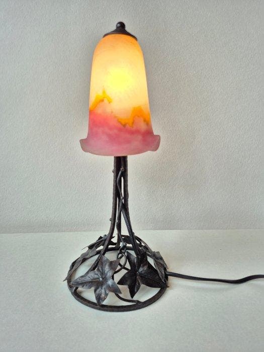 Muller Frères - Lampe de table - fer forgé. pâte de verre, Antiek en Kunst, Kunst | Designobjecten