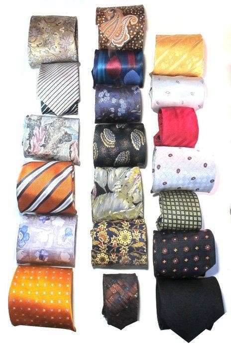 Themacollectie - 20x Cravatte - Valentino Garavani, Kenzo,, Antiek en Kunst, Antiek | Speelgoed