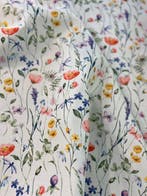 Elegante tafellaken voor grote banketten. Een uitbundige