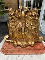 Decoratief ornament - België - Houten religieuze console