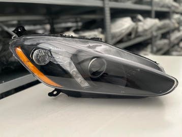 MASERATI GRANTURISMO M145 XENON+LED BLACK KOPLAMP R 285746, Verzenden