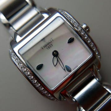 Tissot - T-Wawe Diamonds - T02.1.385.71 - Femme - 2010-2020