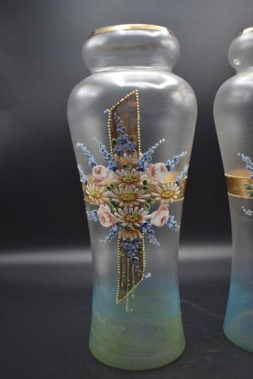 Vase (2) - Décor floral - verre émaillé - Vase émaillé, Antiek en Kunst
