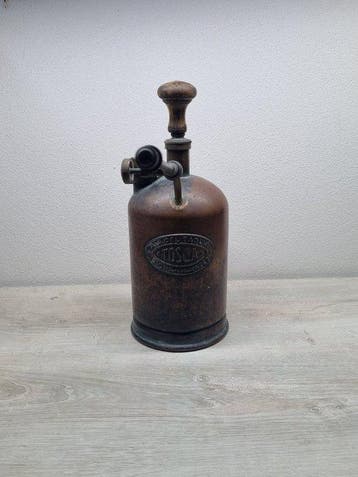 Outil de travail (2) - Pulvérisateur + amphore