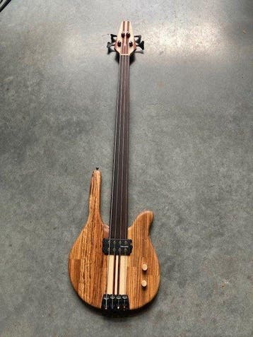Patbass - Basse Fretless - - Guitare basse électrique (Sans, Musique & Instruments