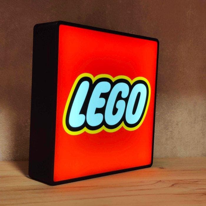 LEGO Custom Item - Lighted LEGO-Style Logo Desktop Sign, Kinderen en Baby's, Speelgoed | Duplo en Lego
