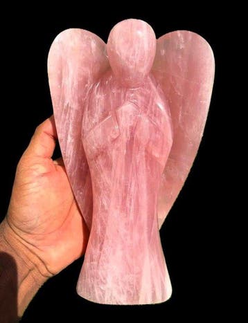 Quartz rose Ange - Hauteur : 17.78 cm - Largeur : 15.24 cm-