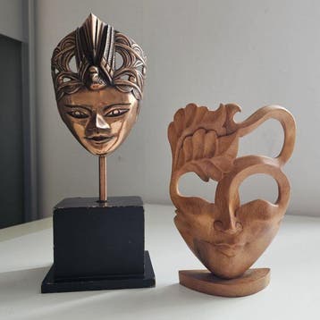 Indonesische Topeng-maskers op standaard – hout en, Antiek en Kunst