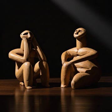 Replica van beeldjes van de Neolithische Hamangia-cultuur