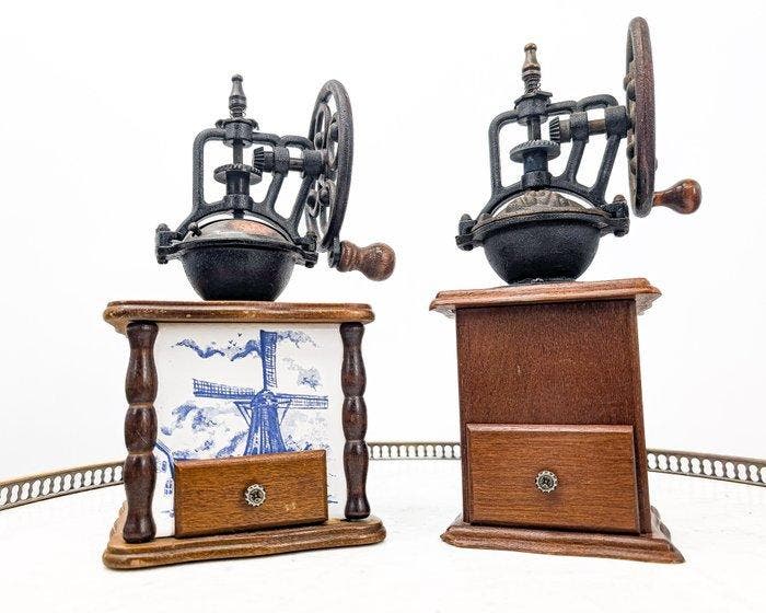 Superbe Moulin à Café Bleu de Delft et un moulin roue en, Antiquités & Art, Curiosités & Brocante