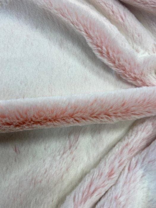 Spectaculair snit van de zachtste bont, gemaakt in Italië. -, Antiek en Kunst, Antiek | Tapijten, Tafelkleden en Textiel