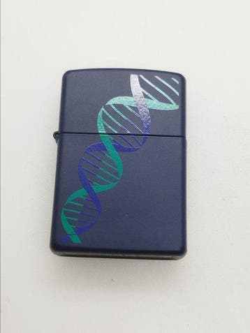Zippo - Zippo 239 Planeta DNA edición limitada 2010. -, Verzamelen, Nieuw