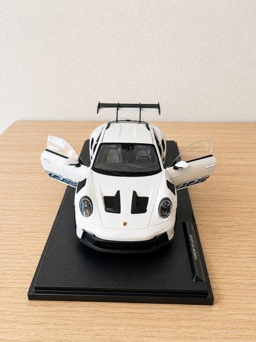 1:18 - Modelauto - Porsche 911 GT3 RS, Hobby en Vrije tijd, Modelauto's | 1:5 tot 1:12