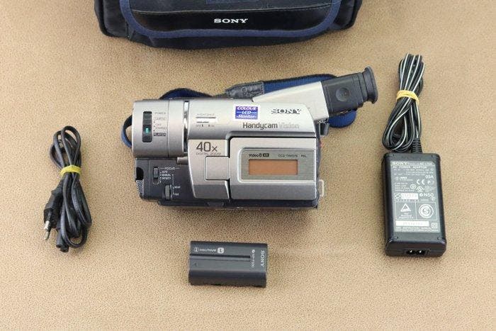 Sony CCD-TRV37E video8 XR with NightShot Videocamera, Collections, Appareils photo & Matériel cinématographique
