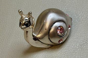 Bongelli Argenti - Beeldje - Pink Rhinestone Silver SNAIL -