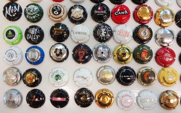 Champagne capsules (150) - Metaal - Italiaanse capsules -, Antiek en Kunst