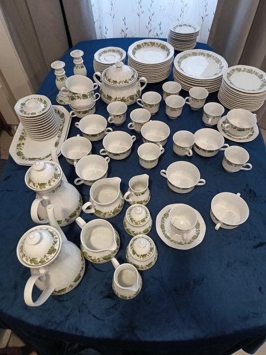 Winterling Röslau Bavaria Dinner & Coffee Service -, Antiquités & Art, Antiquités | Meubles | Tables