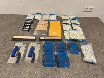 Veiling - Solid tegelzetgereedschap set 42-delig, Nieuw
