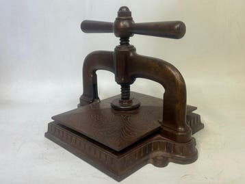 Pers Industrieel design - oude boekenpers - Book Press
