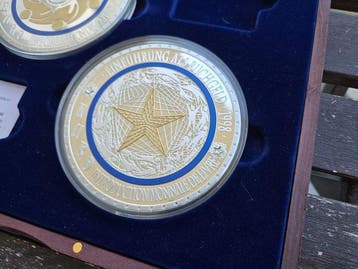 Europa. Collectors Set: 2 Euro Commemorative Medals – 15, Postzegels en Munten