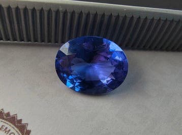 1 pcs Bleu, Violet Tanzanite - 2.46 ct - International