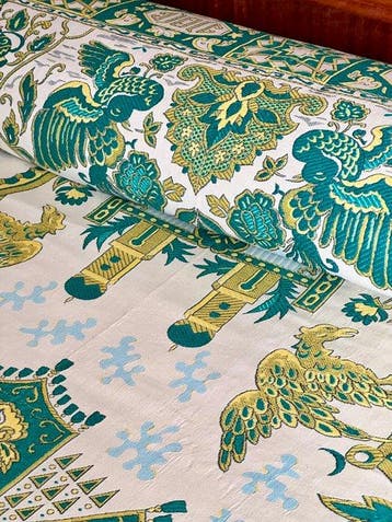 Geborduurde bedsprei met oosterse motieven en mythische, Antiek en Kunst