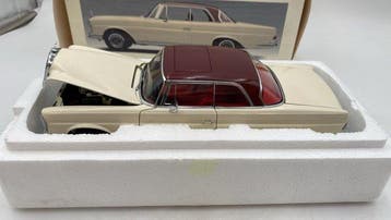 Autoart 1:18 - Modelauto - Mercedes Benz 280 SE Coupé 1968 -