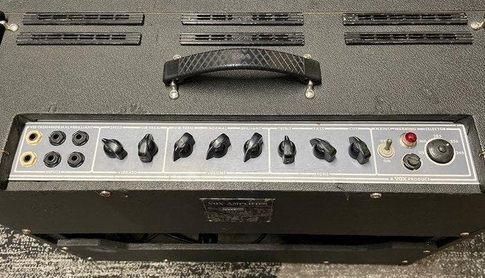 Vox - Aantal items: 1 - Gitaarversterker - 1969, Musique & Instruments, Instruments à corde | Guitares | Acoustiques