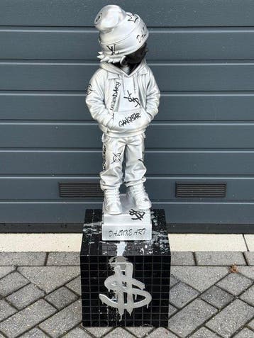 Daluxe Art - 1999 • XXL Young Billionaire Sculpture 110CM