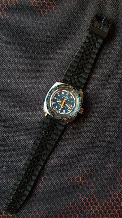 Ruhla - De Luxe World Time vintage watch - Zonder, Bijoux, Sacs & Beauté, Montres | Hommes