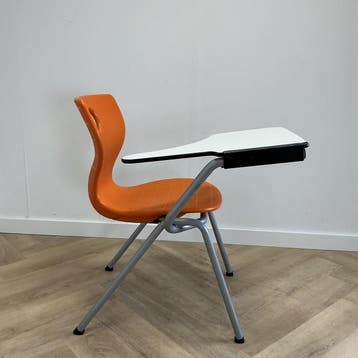 Compass-Lupo stoel met  laptoptafel van Verner Panton