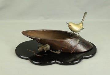 Decoratief ornament - Bronzen ornament – Klein vogel zittend